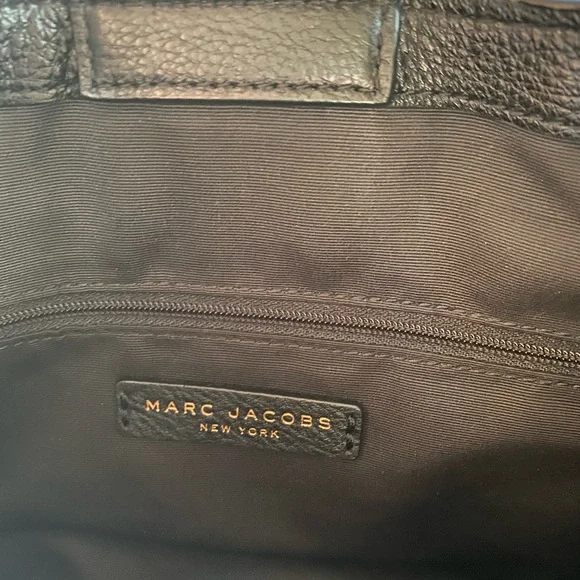 Marc jacob black color leather shoulder bag